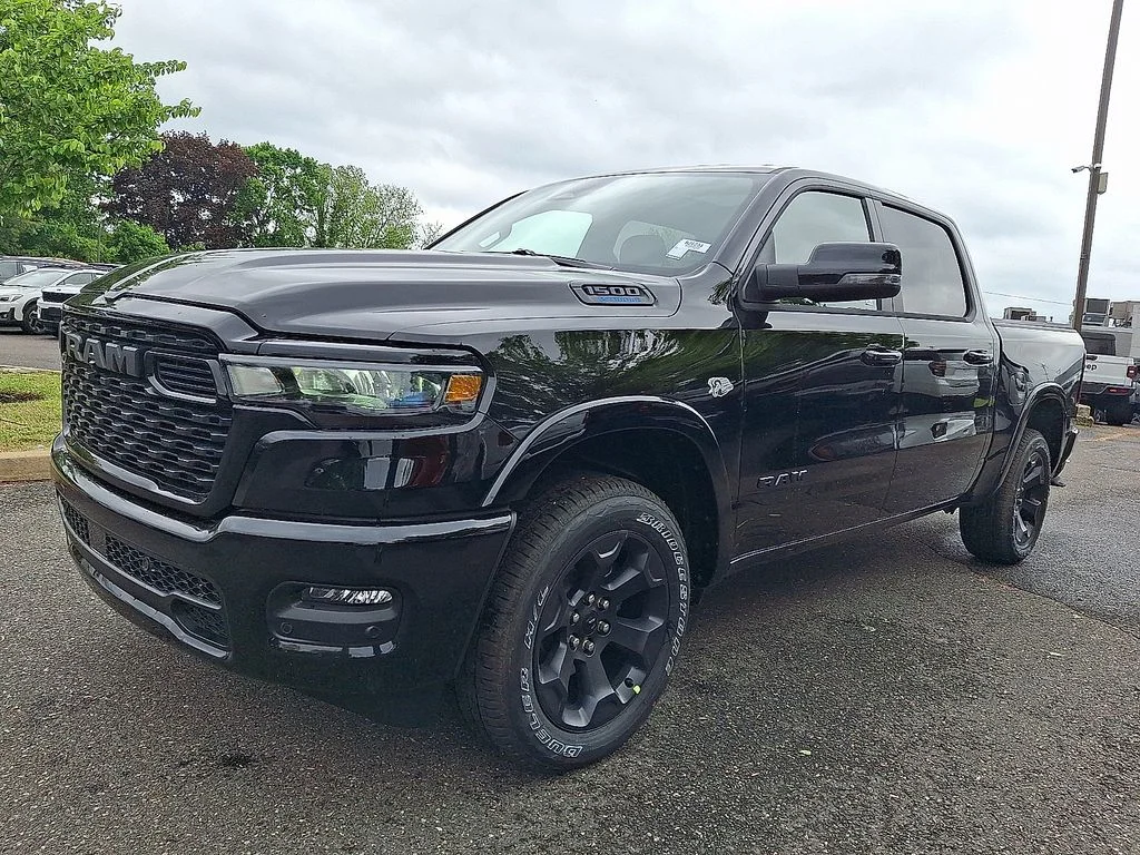 New 2026 Diamond Black Crystal Pearl-Coat Exterior Paint RAM Big Horn/Lone Star image 2