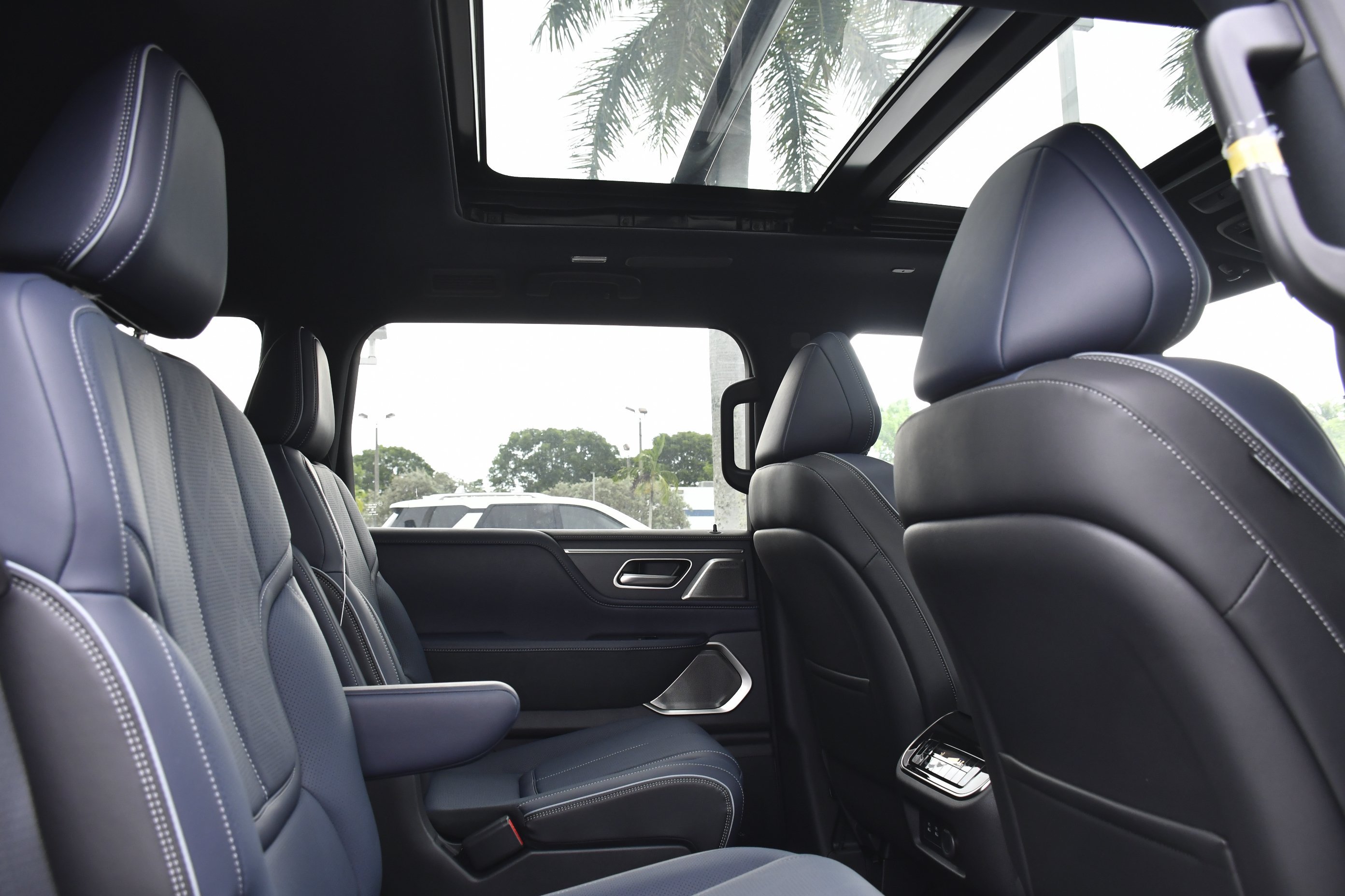 New 2026 RADIANT WHITE INFINITI Sport 4WD image 31