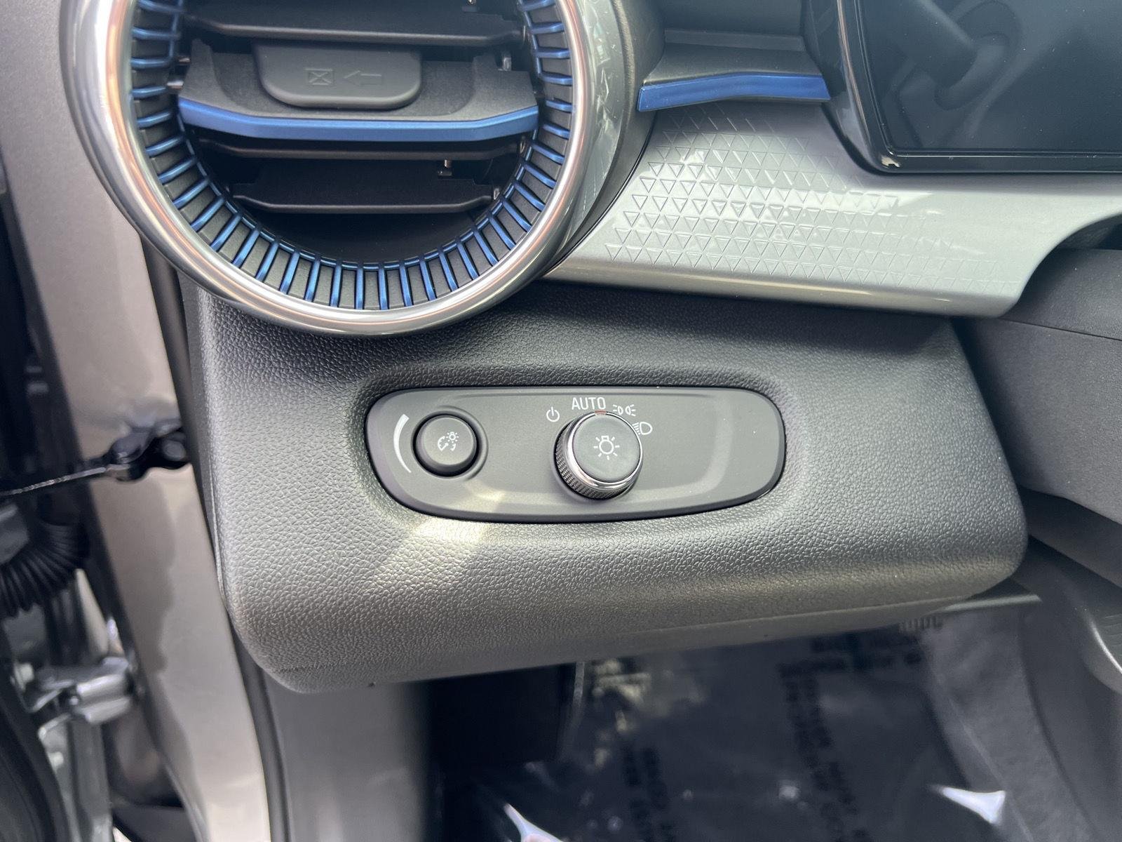 2026 Chevrolet Trax LT - Photo 18