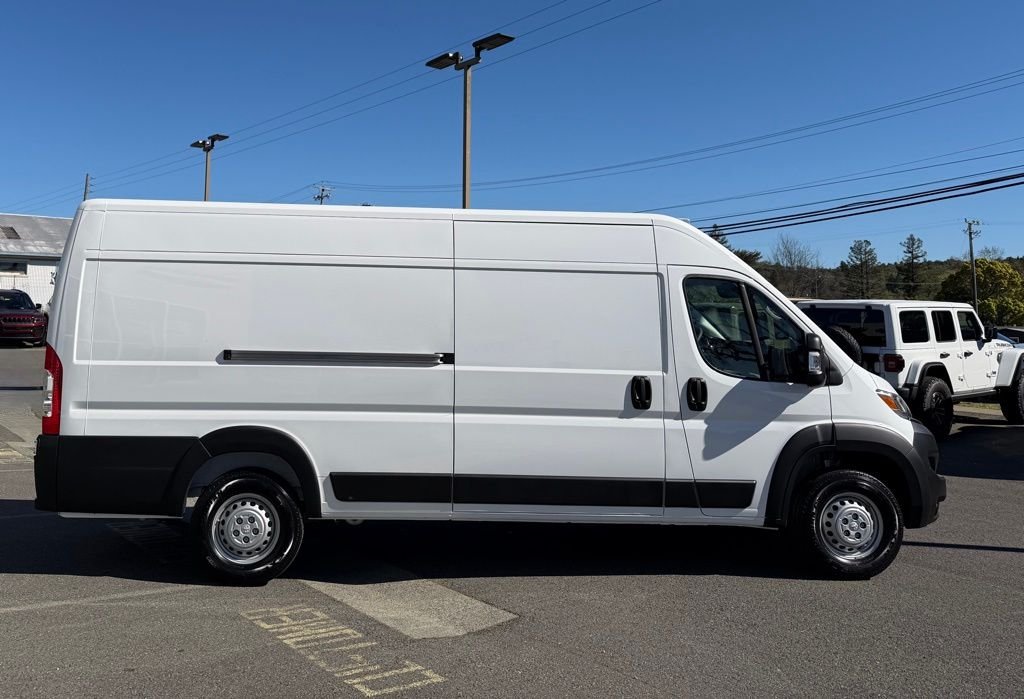 New 2026 Bright White Clear-Coat Exterior Paint RAM High Roof image 6