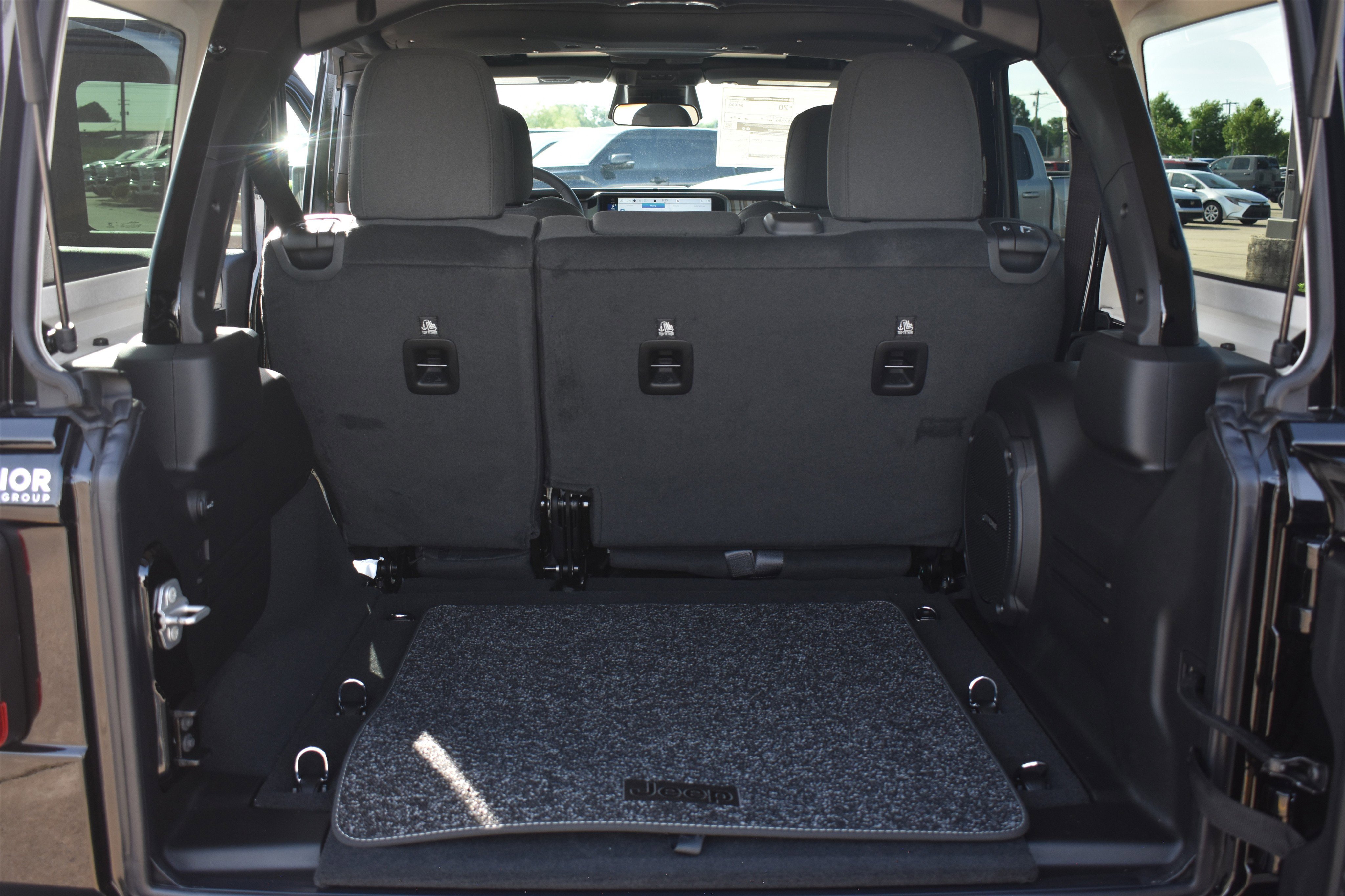 New 2026 Black Clear-Coat Exterior Paint Jeep 85th Anniversary image 17