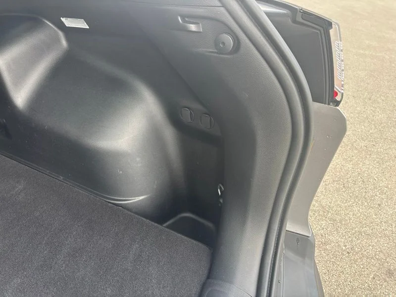 Used 2022 Silver Jeep Trailhawk image 12