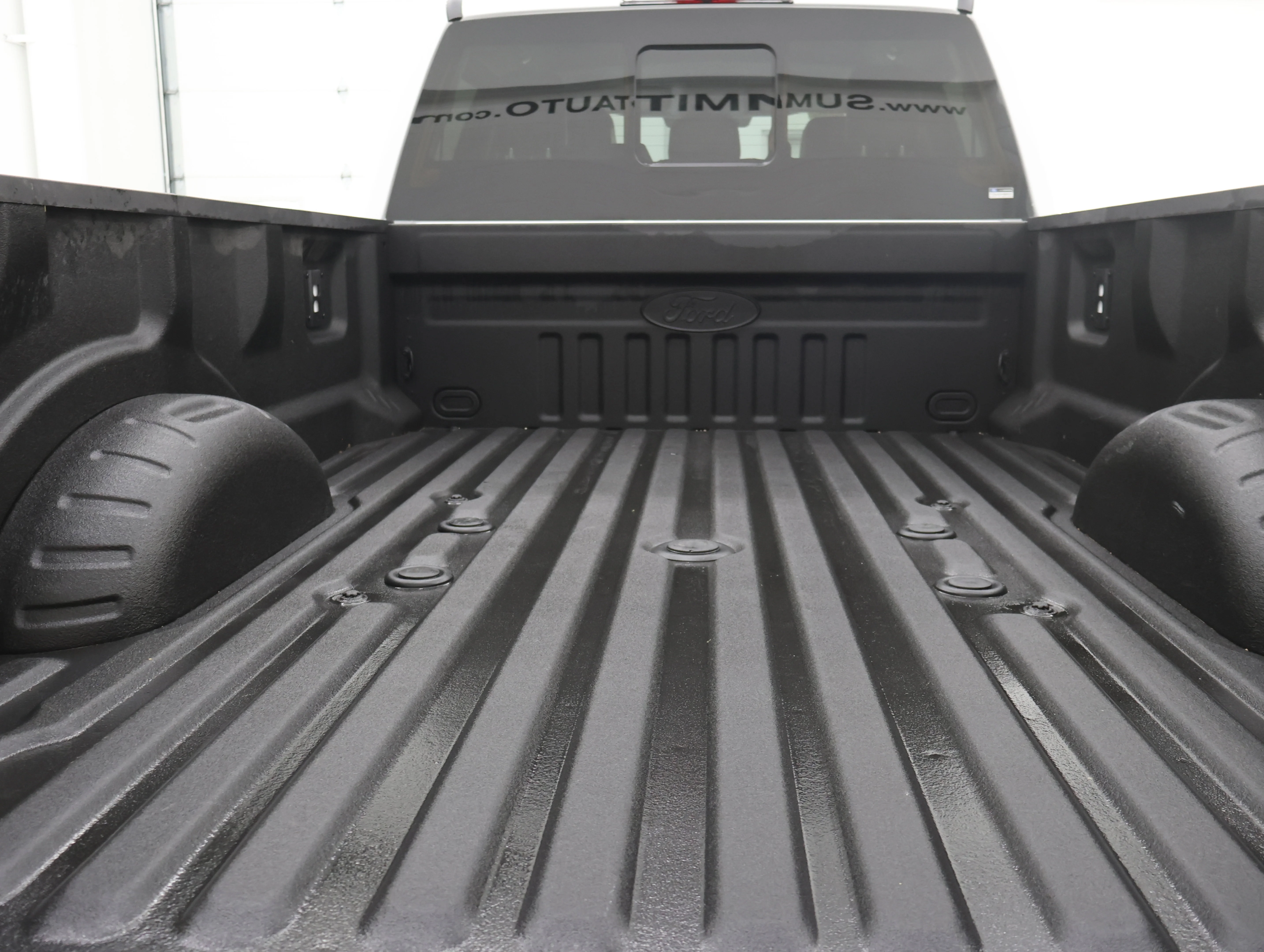 Used 2024 Oxford White Ford Lariat image 31
