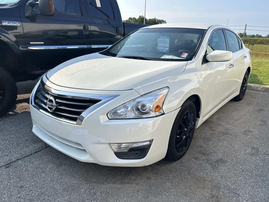 Used 2013 Pearl White Metallic Nissan 2.5 S image 6