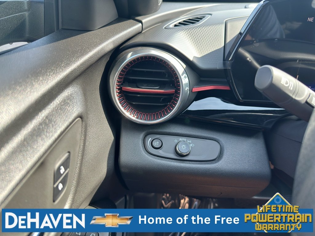 2026 Chevrolet Trax RS - Photo 14