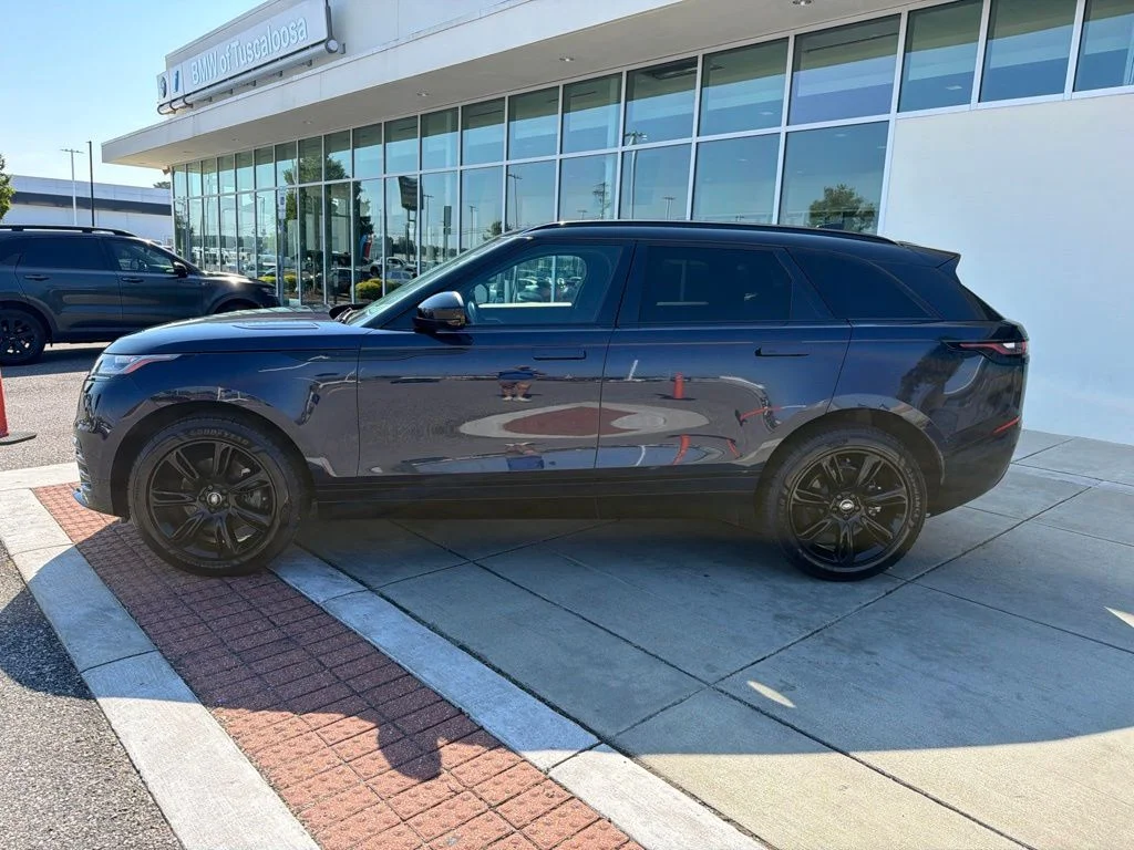 Used 2023 Blue Land Rover R-Dynamic S image 3