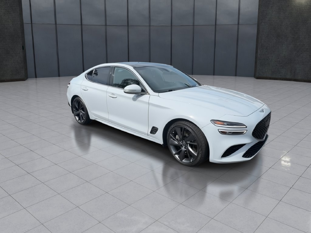 Used 2022 White Genesis 3.3T image 2