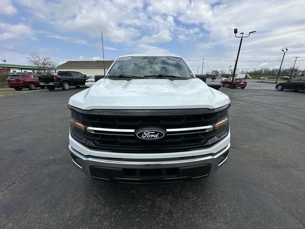 Used 2024 White Ford XLT image 18