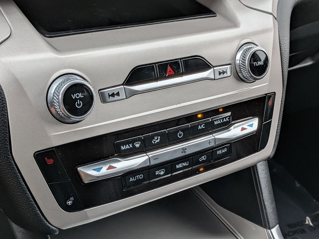 Used 2023 Green Ford XLT image 25