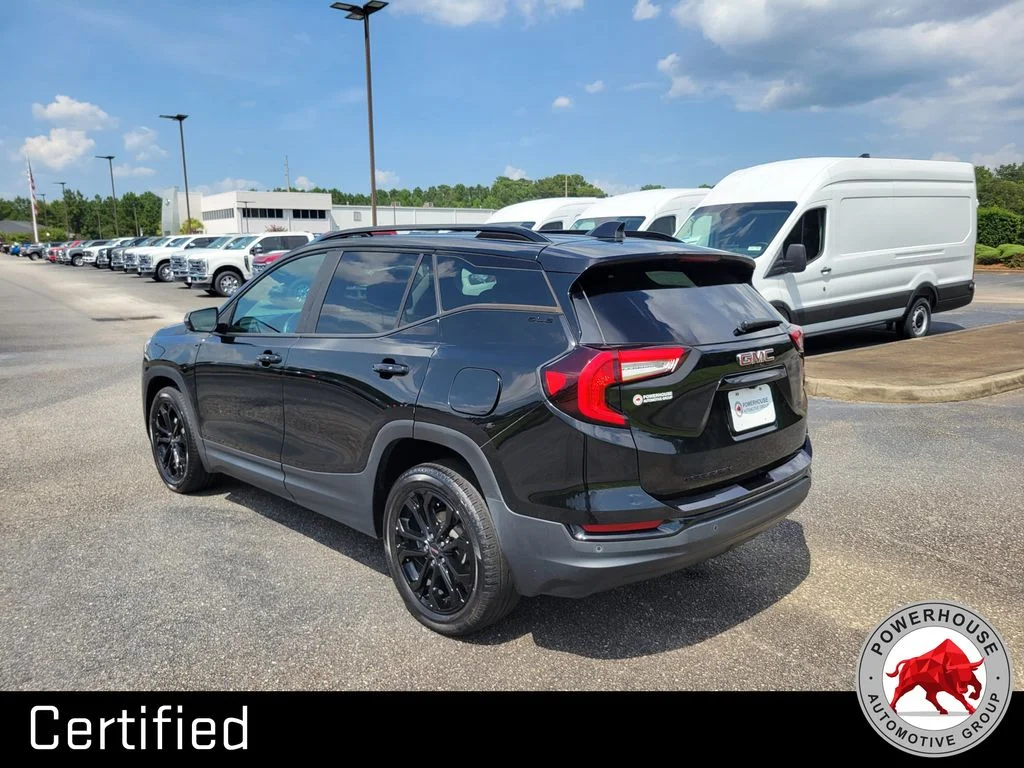 Used 2022 Black GMC SLE image 3