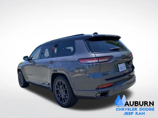 Used 2025 Gray Jeep Summit image 5