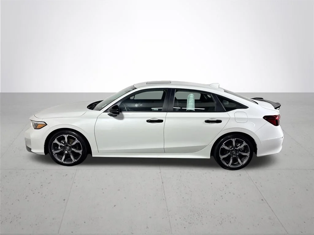 Used 2025  Honda Sport image 9