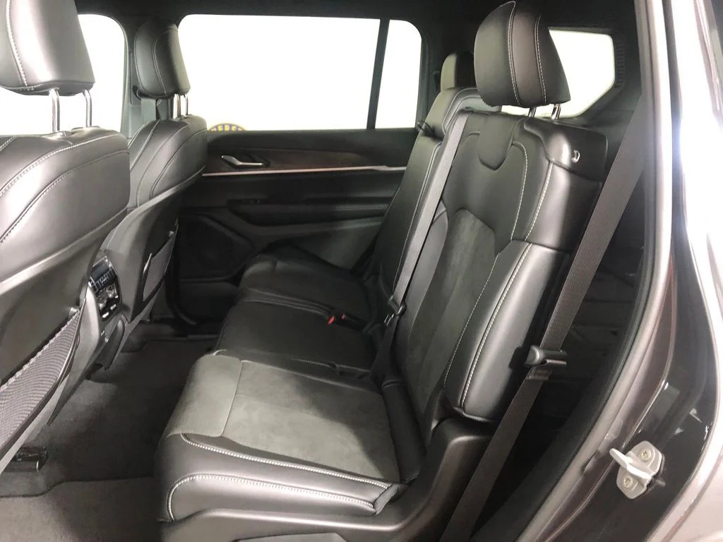 New 2026 Baltic Gray Metallic Clear-Coat Exterior Paint Jeep Laredo image 12