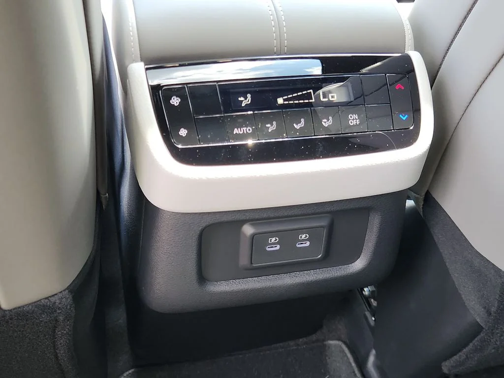New 2027 RADIANT WHITE INFINITI Sport AWD image 12