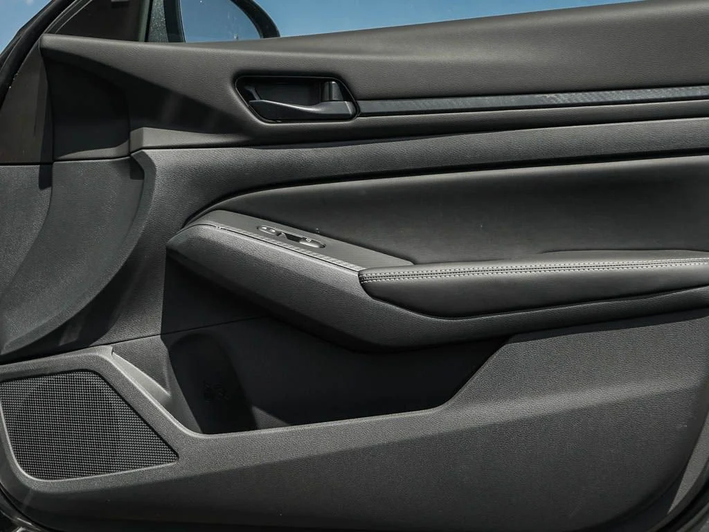 New 2026 Gun Metallic Nissan 2.5 SV image 8