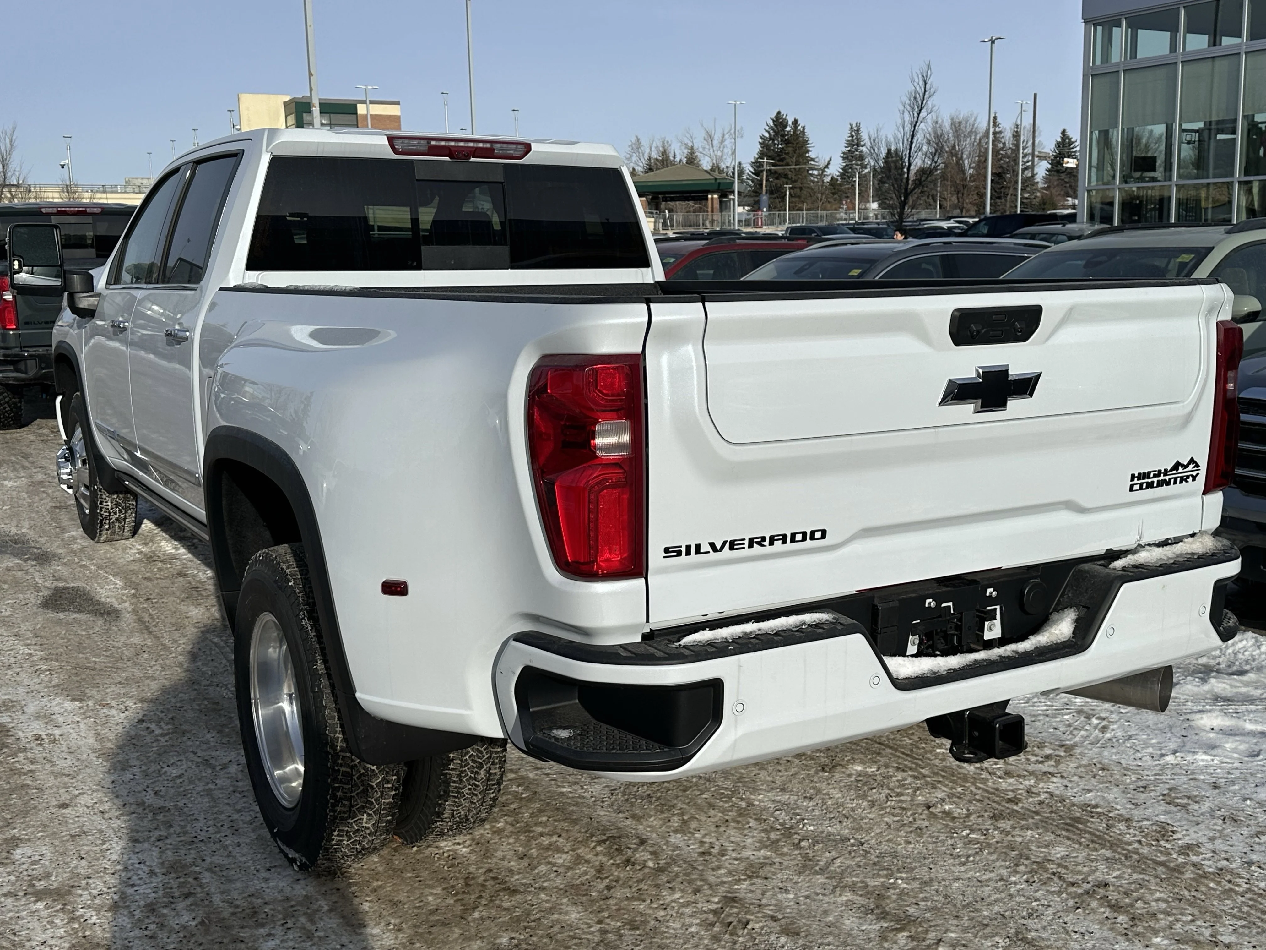 New 2026 Polar White Tricoat Chevrolet High Country image 4