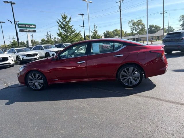 Used 2019 Red Nissan 2.0 Edition ONE image 19