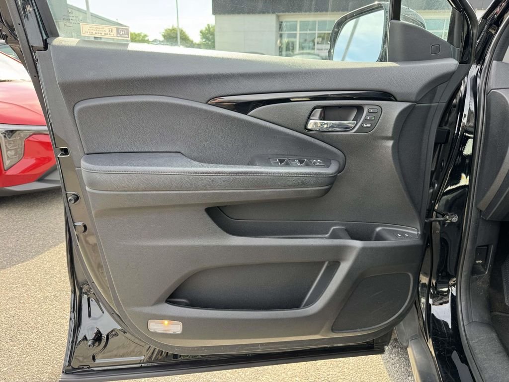 Used 2022 Black Honda Touring image 26