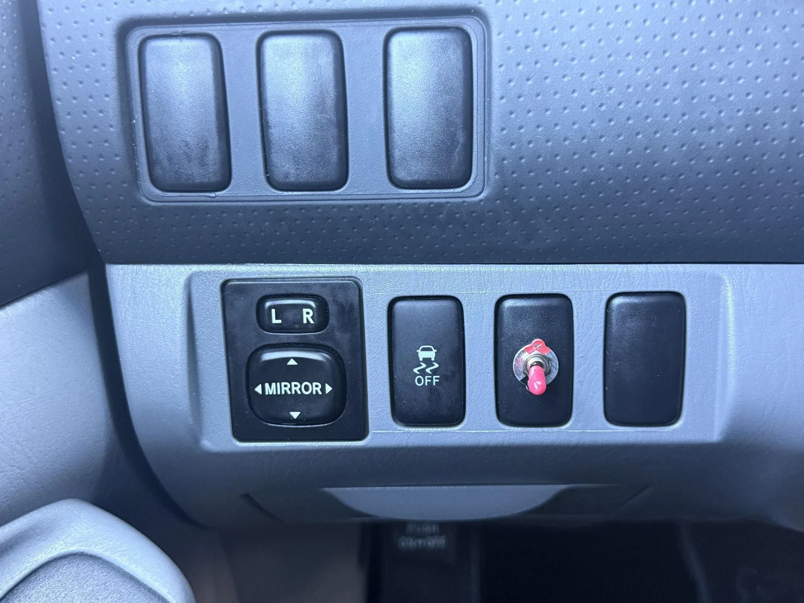 Used 2014 Pyrite Mica Toyota PreRunner image 22