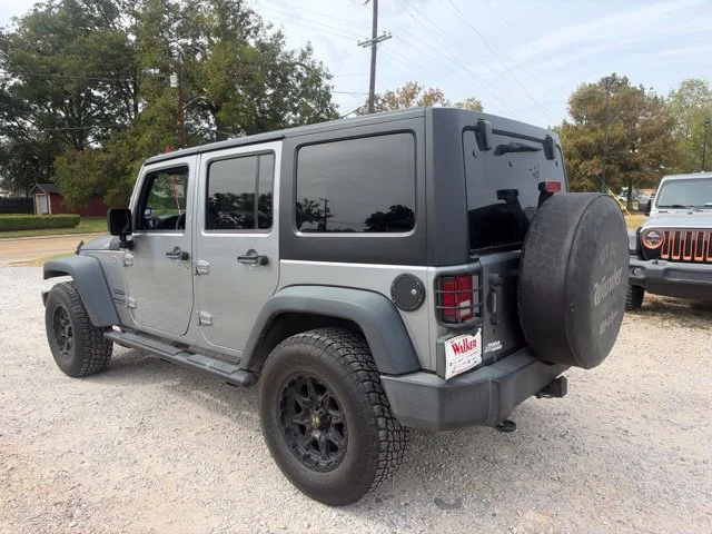 Used 2016 Silver Jeep Unlimited Sport image 9