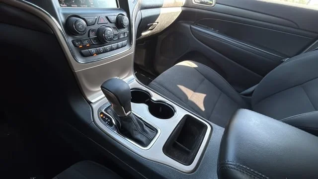 Used 2016 Silver Jeep Laredo image 14