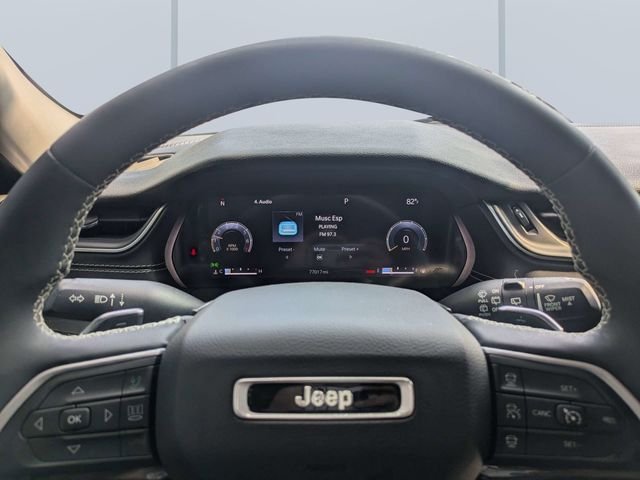 Used 2023 Red Jeep Laredo image 29