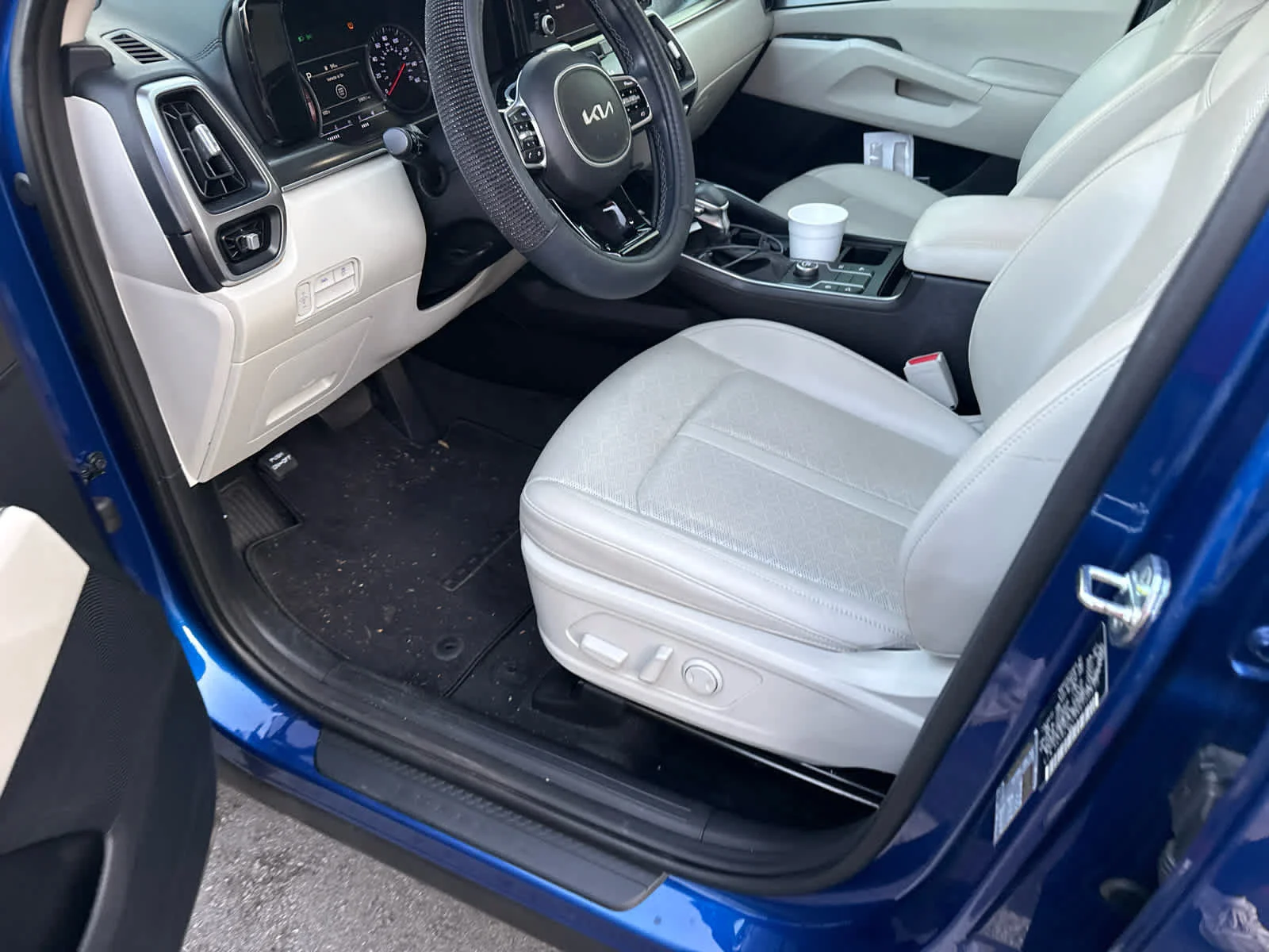 Used 2022 Sapphire Blue Kia S image 8