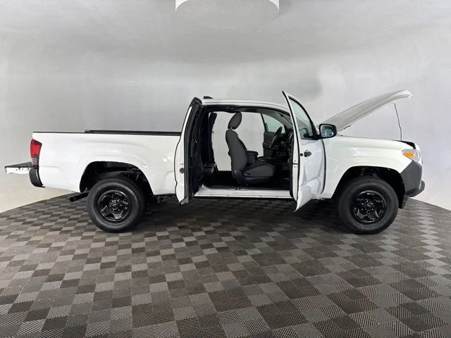 Used 2022 White Toyota SR image 13