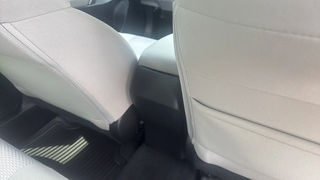 Used 2017 White Subaru 2.5i Premium image 22