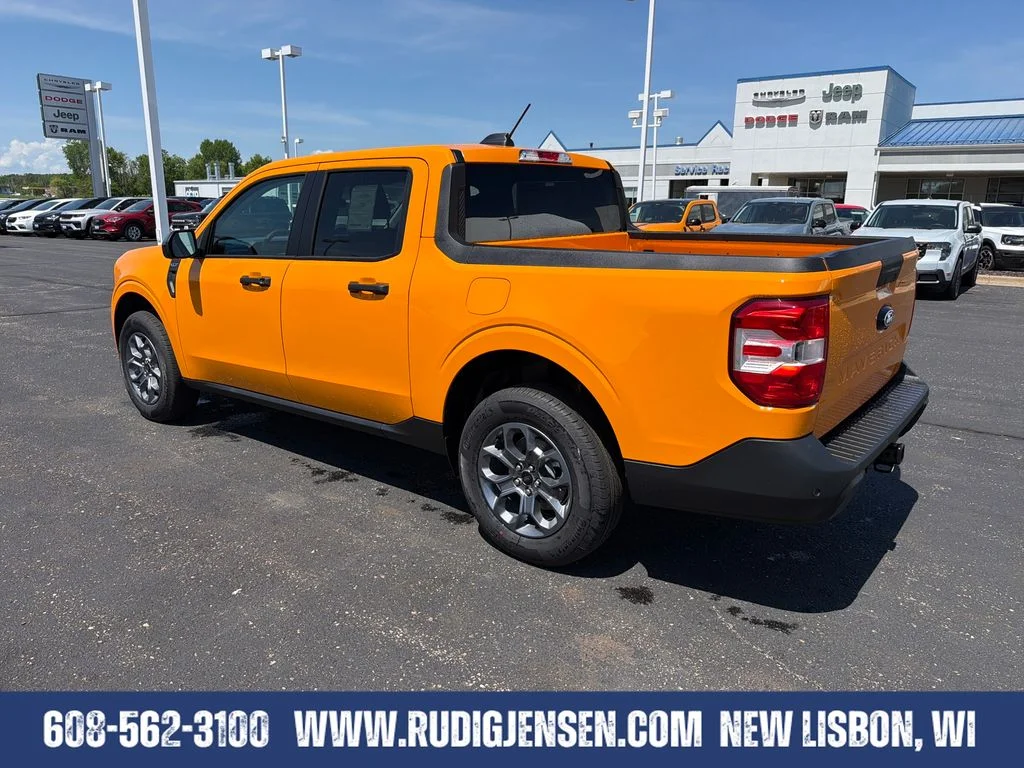 New 2026 Orange Ford XLT image 3