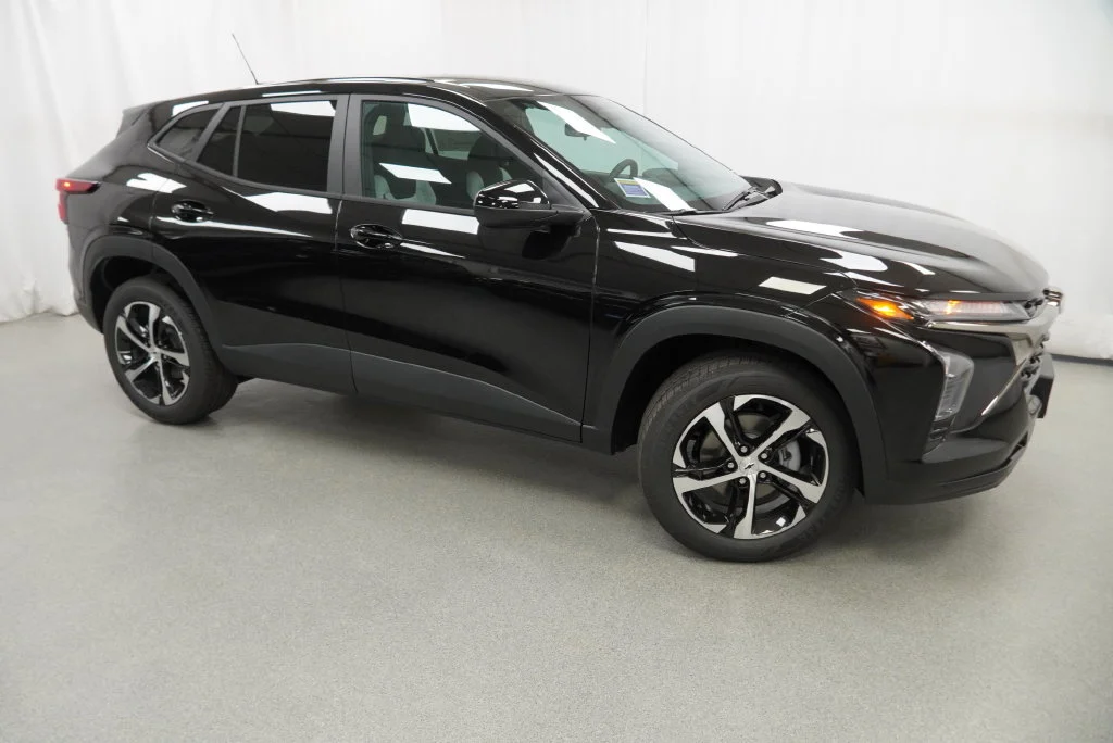 New 2026 Mosaic Black Metallic Chevrolet 1RS image 13