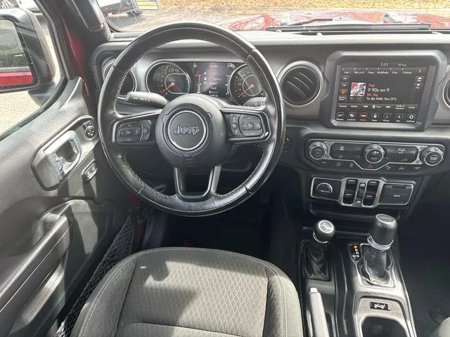 Used 2021  Jeep Sport image 18