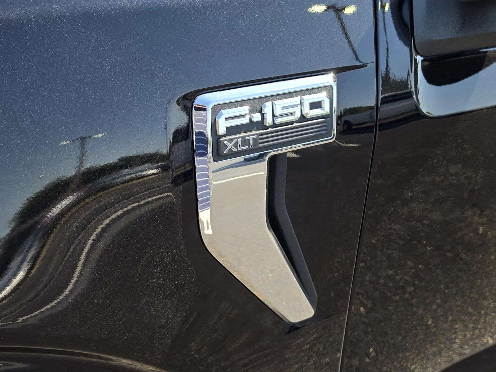 Used 2025  Ford XLT image 36