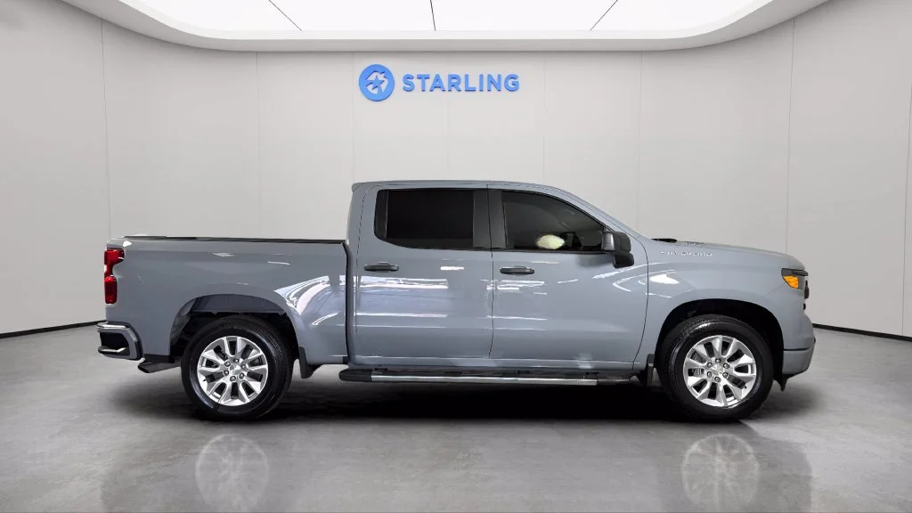 Used 2025 Slate Gray Metallic Chevrolet Custom image 13