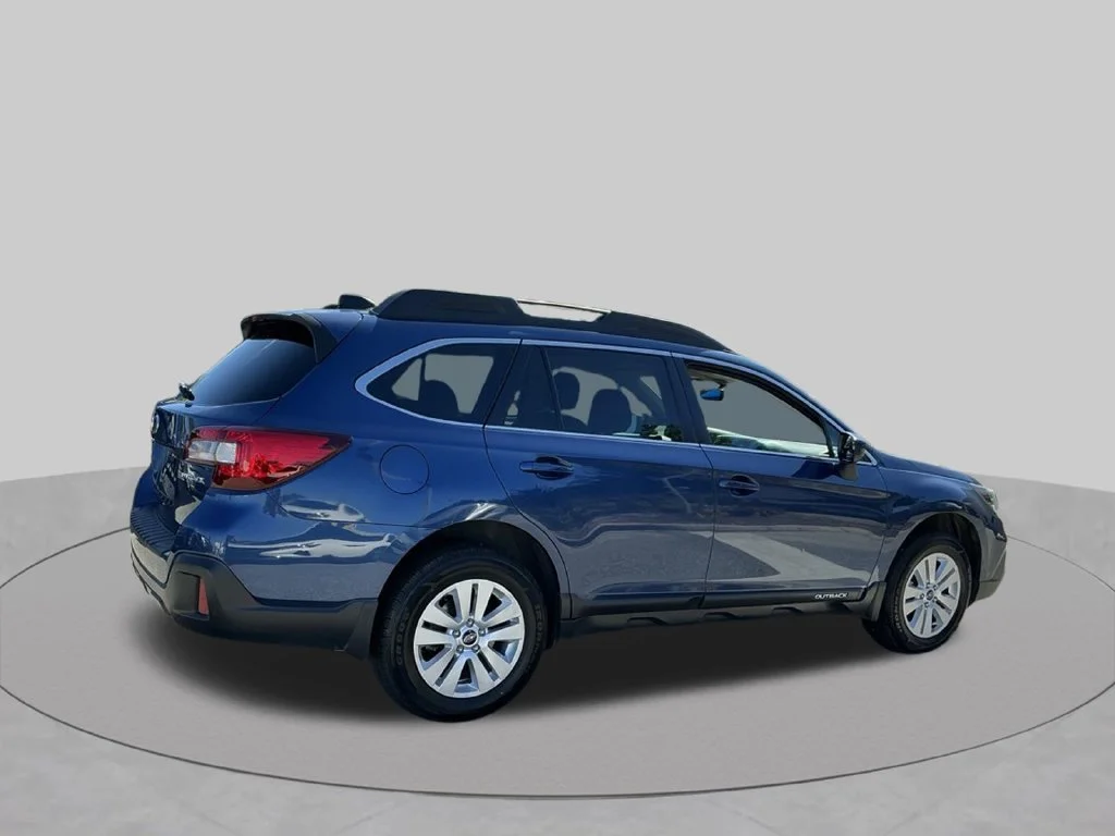 Used 2019 Blue Subaru 2.5i Premium image 8