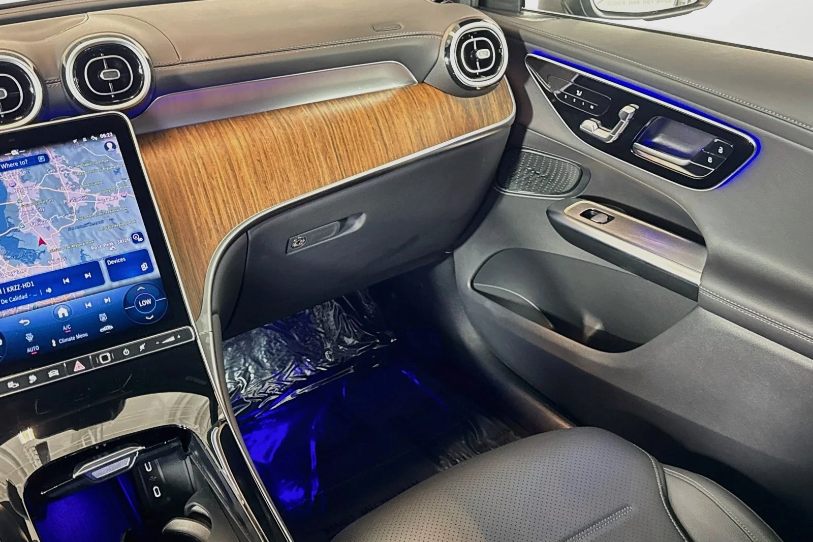 Used 2025 Cirrus Silver Metallic Mercedes-Benz GLC 350e image 21