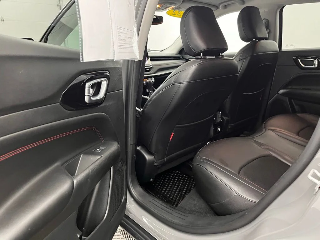 Used 2022 Gray Jeep Trailhawk image 37