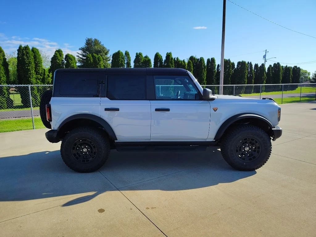 New 2026 Avalanche Gray Ford Badlands® image 4
