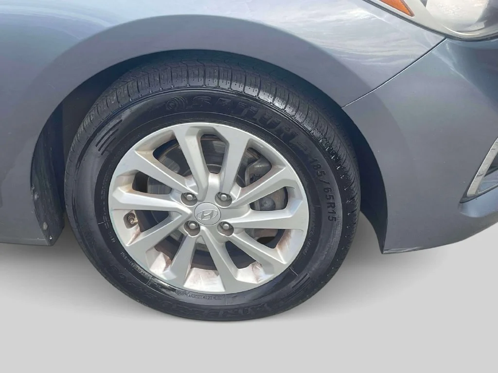 Used 2019 Gray Hyundai SEL image 9