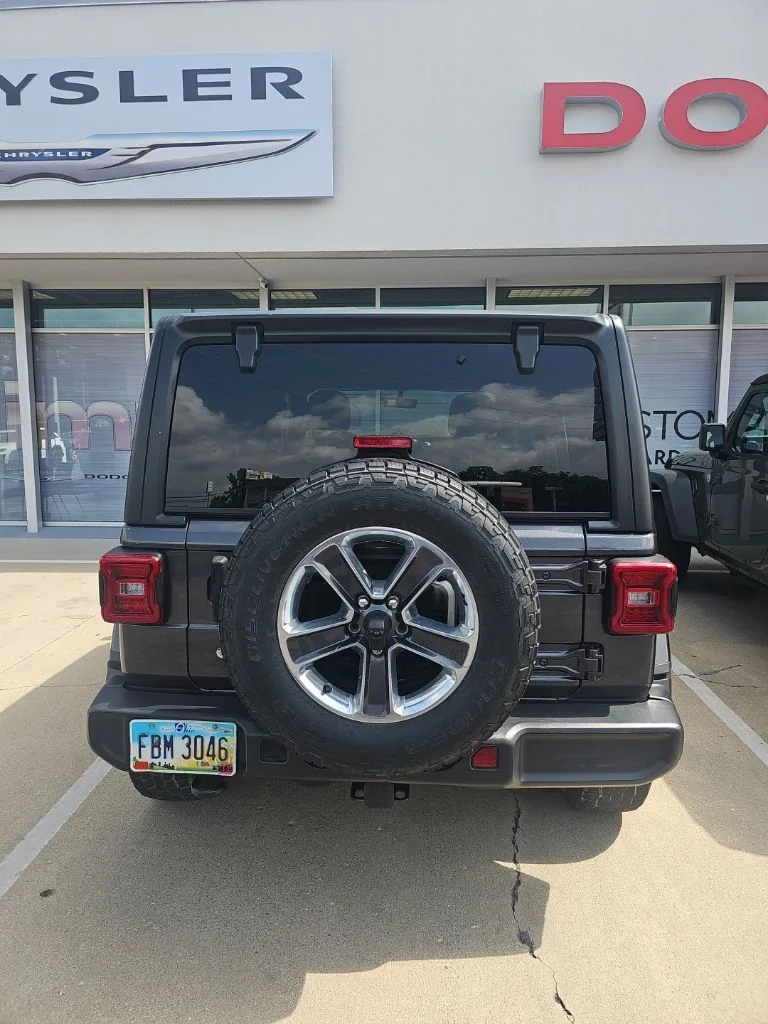 Certified Used 2018 Gray Jeep Unlimited Sahara image 5