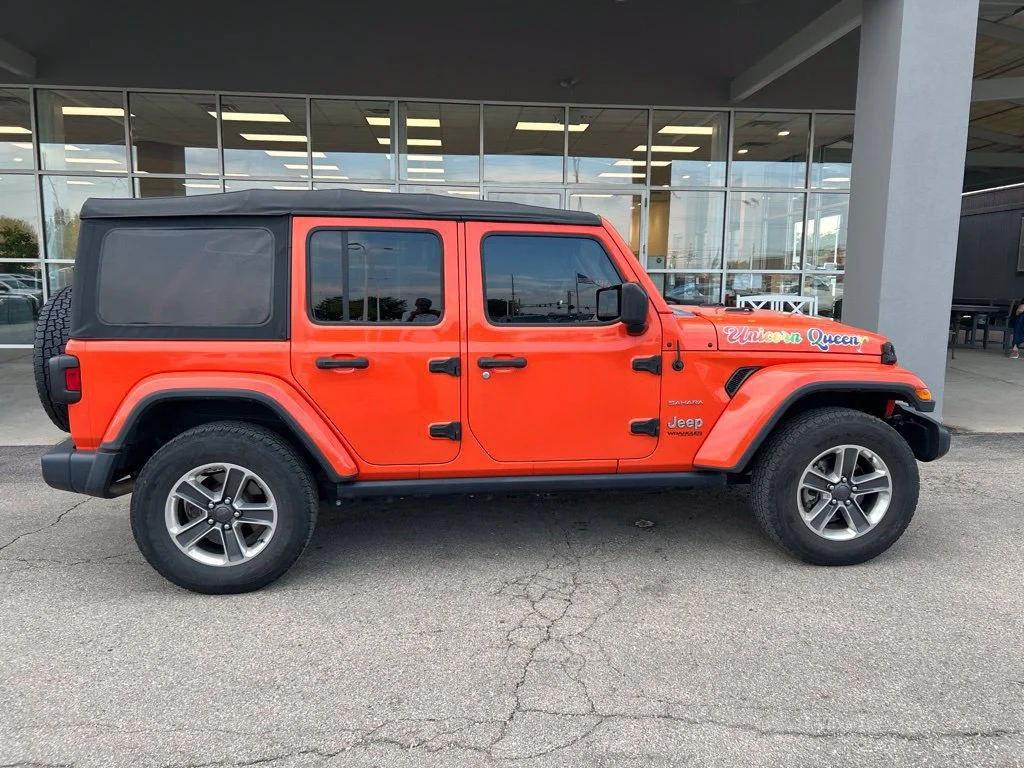 Used 2018 Punkn Metallic Clearcoat Jeep Unlimited Sahara image 5