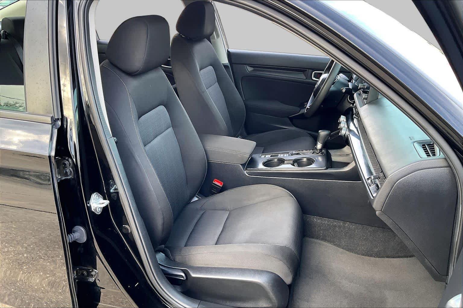 Used 2025 Crystal Black Pearl Honda LX image 9