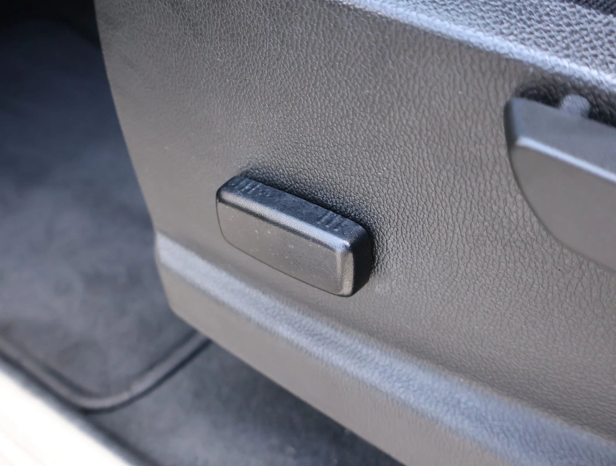 Used 2022 Black Chevrolet LT image 9