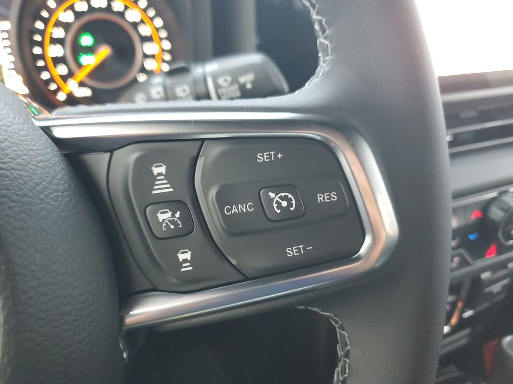 New 2026 Black Clear-Coat Exterior Paint Jeep Sahara image 24