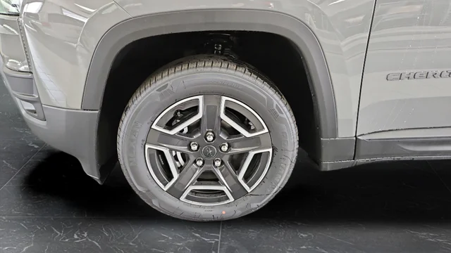 New 2026 Sting-Gray Clear-Coat Exterior Paint Jeep Limited image 41