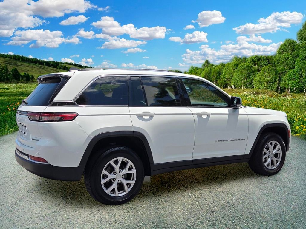 Used 2022 White Jeep Limited image 6