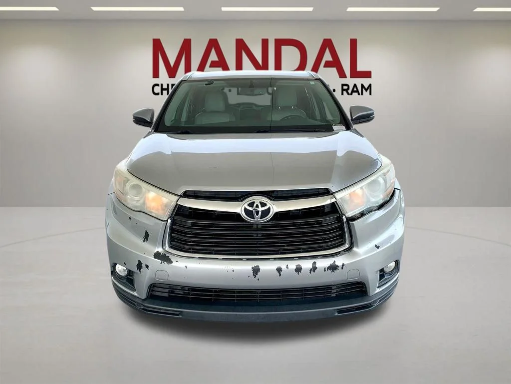 Used 2016 Toyota Highlander XLE with VIN 5TDKKRFH2GS507137 for sale in D'Iberville, MS