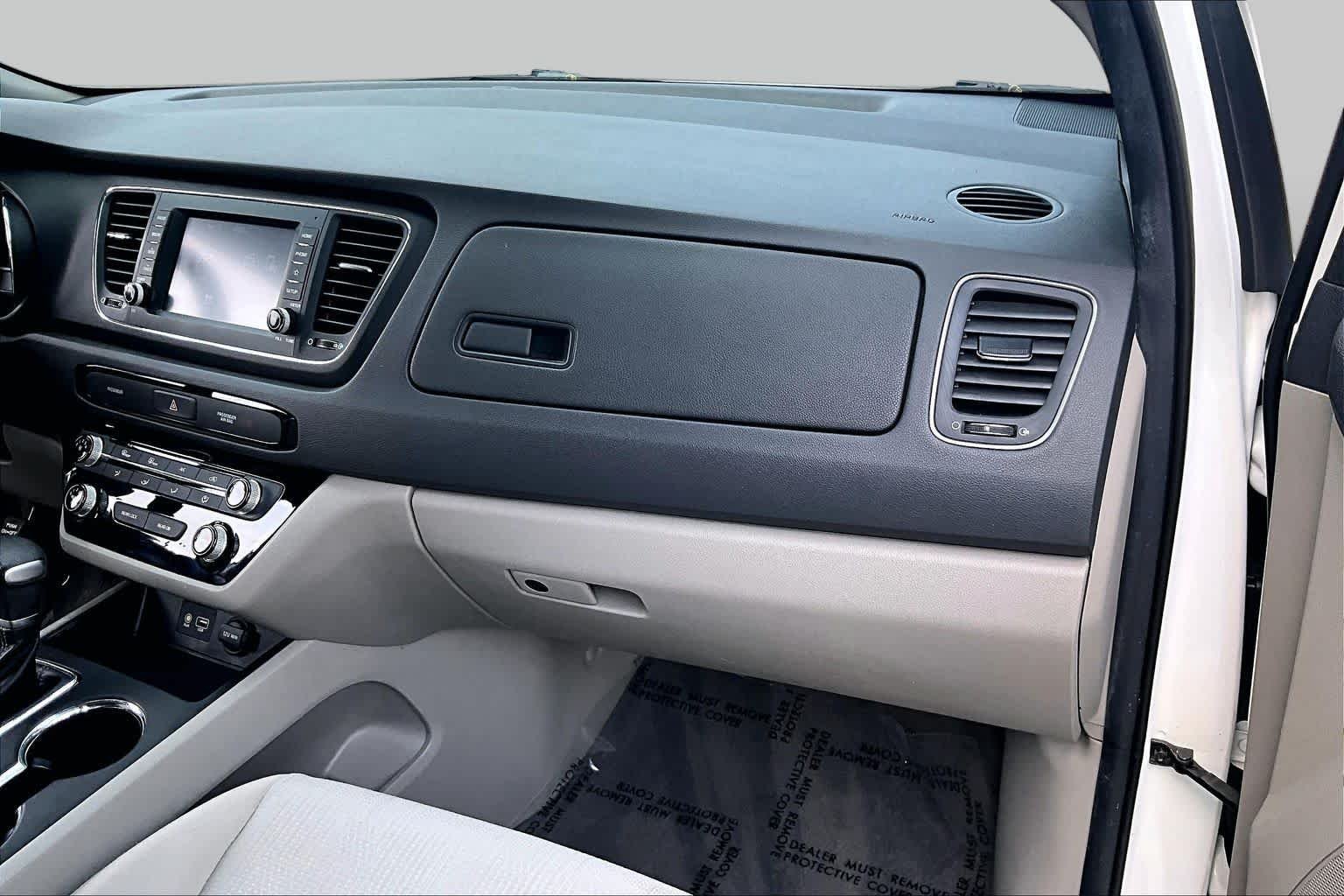 Used 2021 Snow White Pearl Kia LX image 18