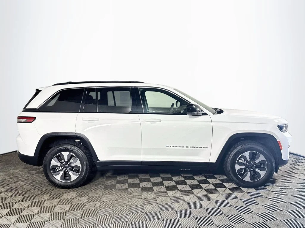 Used 2024 White Jeep 4xe image 5