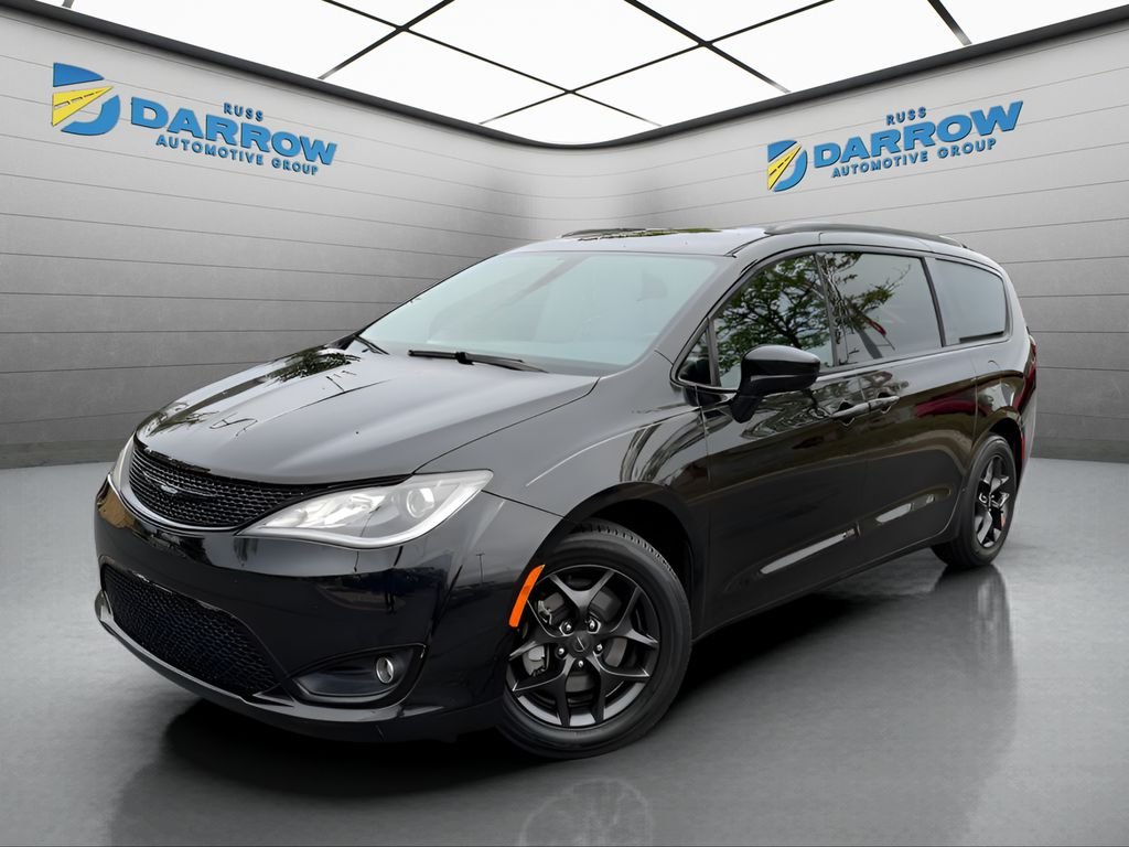 2020 Chrysler Pacifica Touring L's photo
